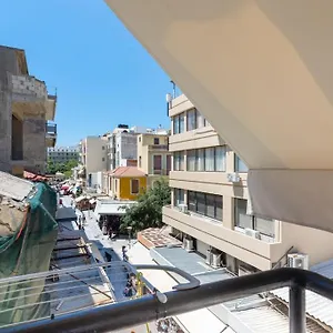  Διαμέρισμα New In The Heart Of Center