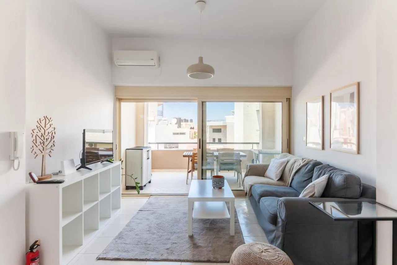 Lovely Apartment Close To The City Center contacts